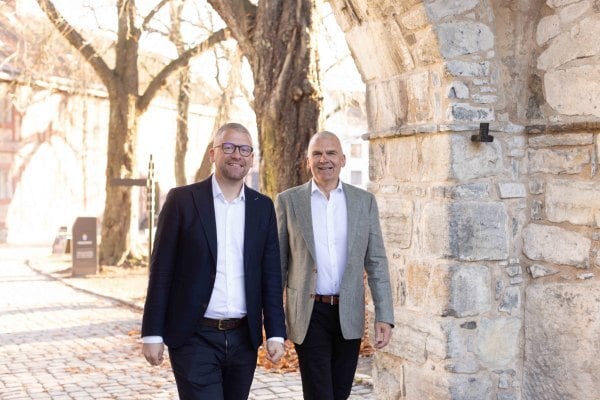 Dennis og Sigurd gående front Dennis og Sigurd gående front