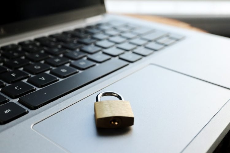 Informasjonssikkerhet tatstatur og hengelås-1